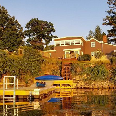 Family Cottage On Chaumont Bay, Walk To Downtown Exterior foto